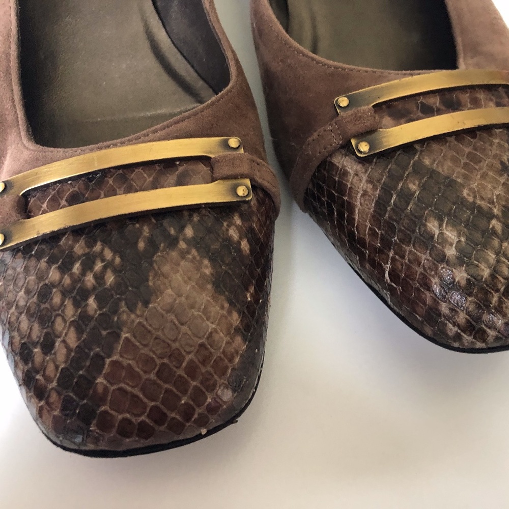 Stuart Weitzman Brown Suede and Snakeskin Loafers - Picture 2 of 8